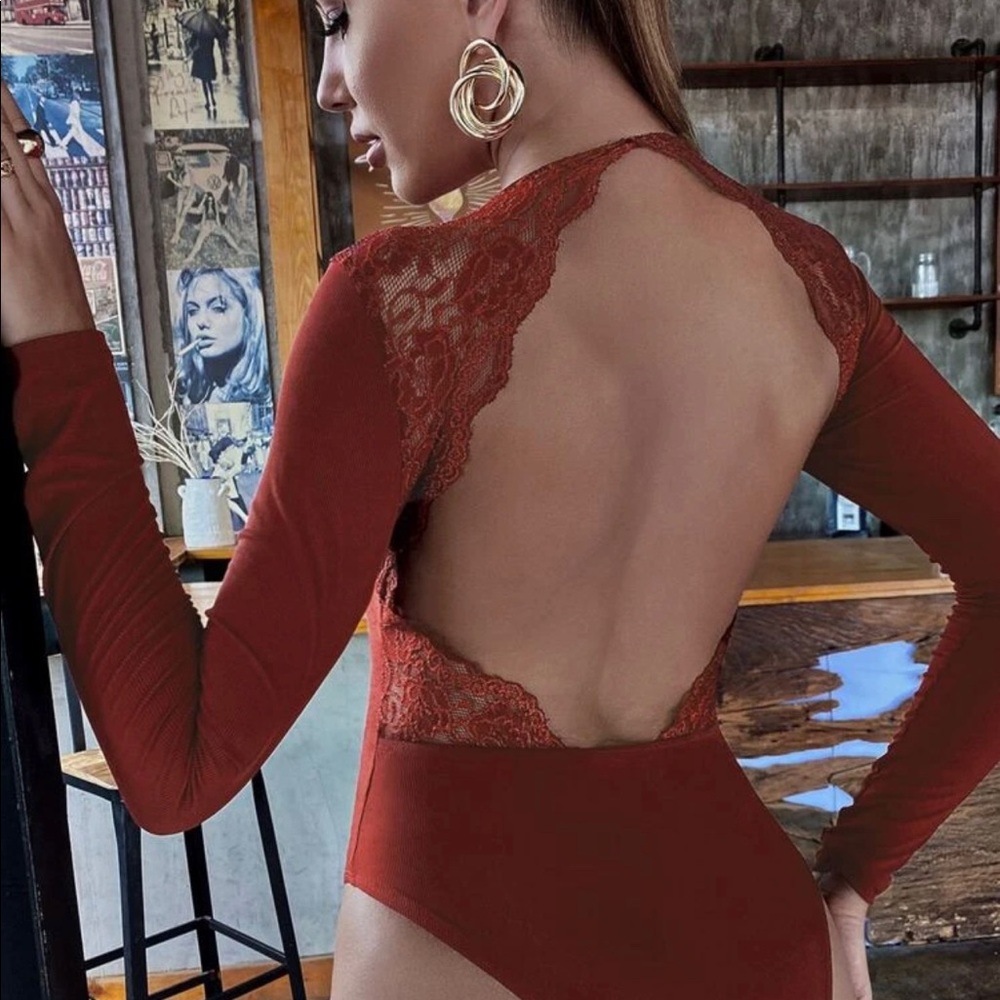 Lace Panel Open Back Fitted Bodysuit
